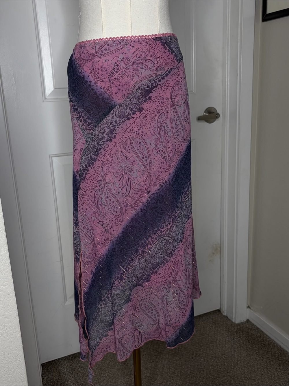 Vintage Y2K Pink Lavender Paisley Floral Maxi Skirt handkerchief hem side slit